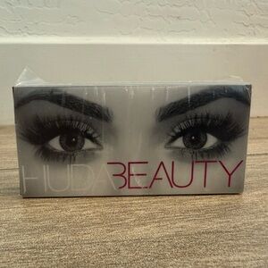 HUDA BEAUTY Farah #12 Dramatic Black Lashes